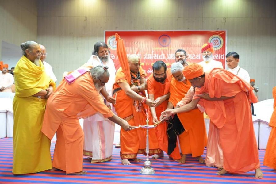 "गुरुवंदना मंच" द्वारा गांधीनगर में प्रथम ब्रहर्षि सभा का एक दिवसीय सत्र आयोजित