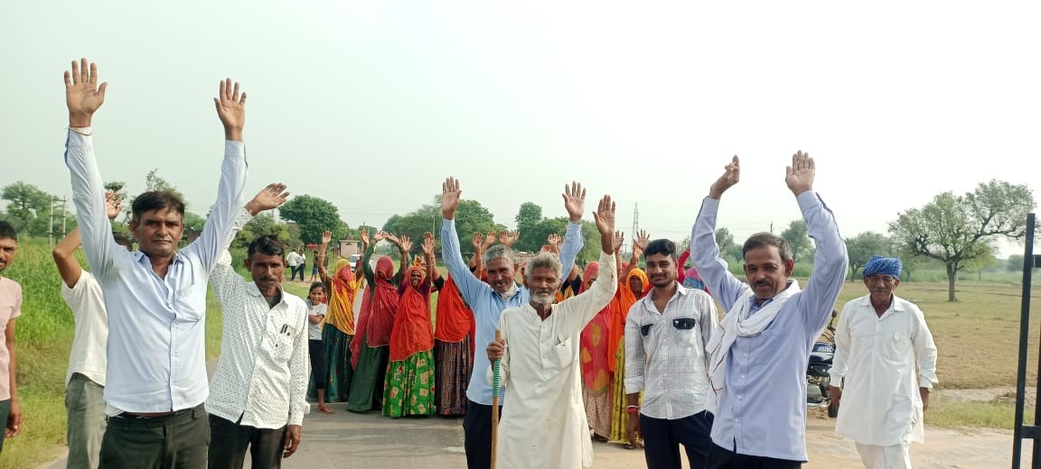 टूटी सडक़ों से ग्रामीण आक्रोशित..लेकिन ‘मरम्मत की कछुआ चाल’!