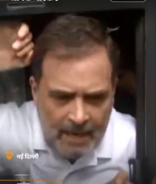 वोटर वेरिफिकेशन के खिलाफ विपक्ष का मार्च, राहुल-प्रियंका हिरासत में
