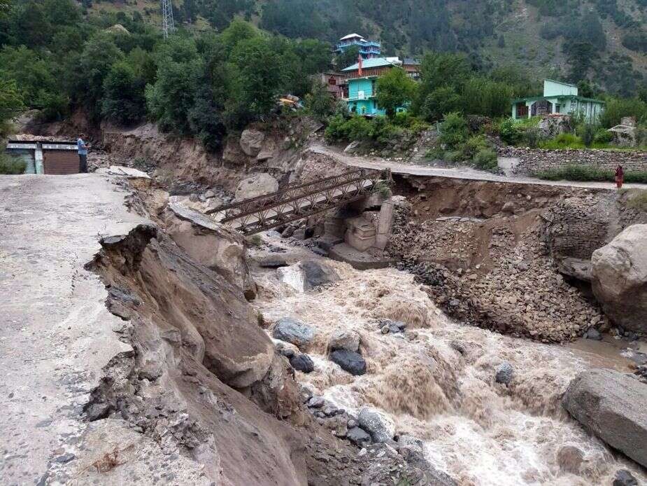 किश्तवाड़ में बादल फटा, 12 लोगों की मौत